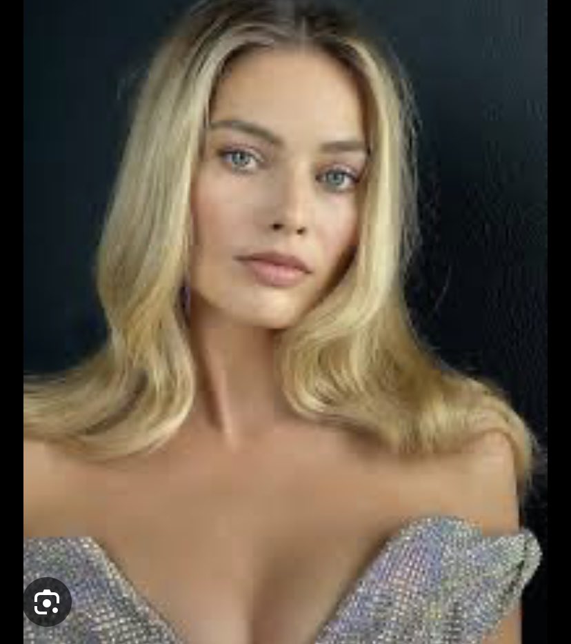 mk_bulut's tweet photo. @Baswa_ De toute évidence Margot Robbie https://t.co/jqeRxJPvNW