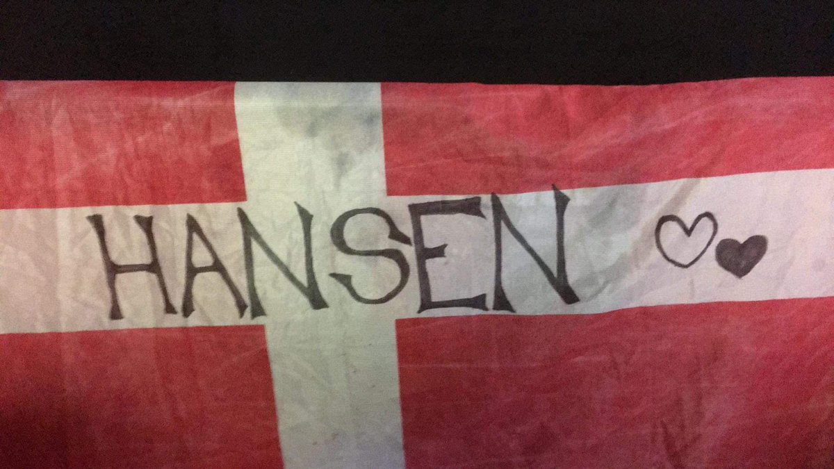 Banke banke på…
Hvem der? 
Det er Finn…
Finn hvem? 
FINALE!!!!! 🇩🇰💪🏼❤️‍🔥
Kæmpe stort tillykke <a href="/DanskHaandbold/">DanskHåndbold</a> - <a href="/AM_Hansen94/">Anne Mette Hansen</a> - <a href="/toestergaard/">Trine Østergaard</a> - <a href="/SandraToft89/">Sandra Toft</a> 🙌🏼
#forDanmark #hndbld #finale #EM