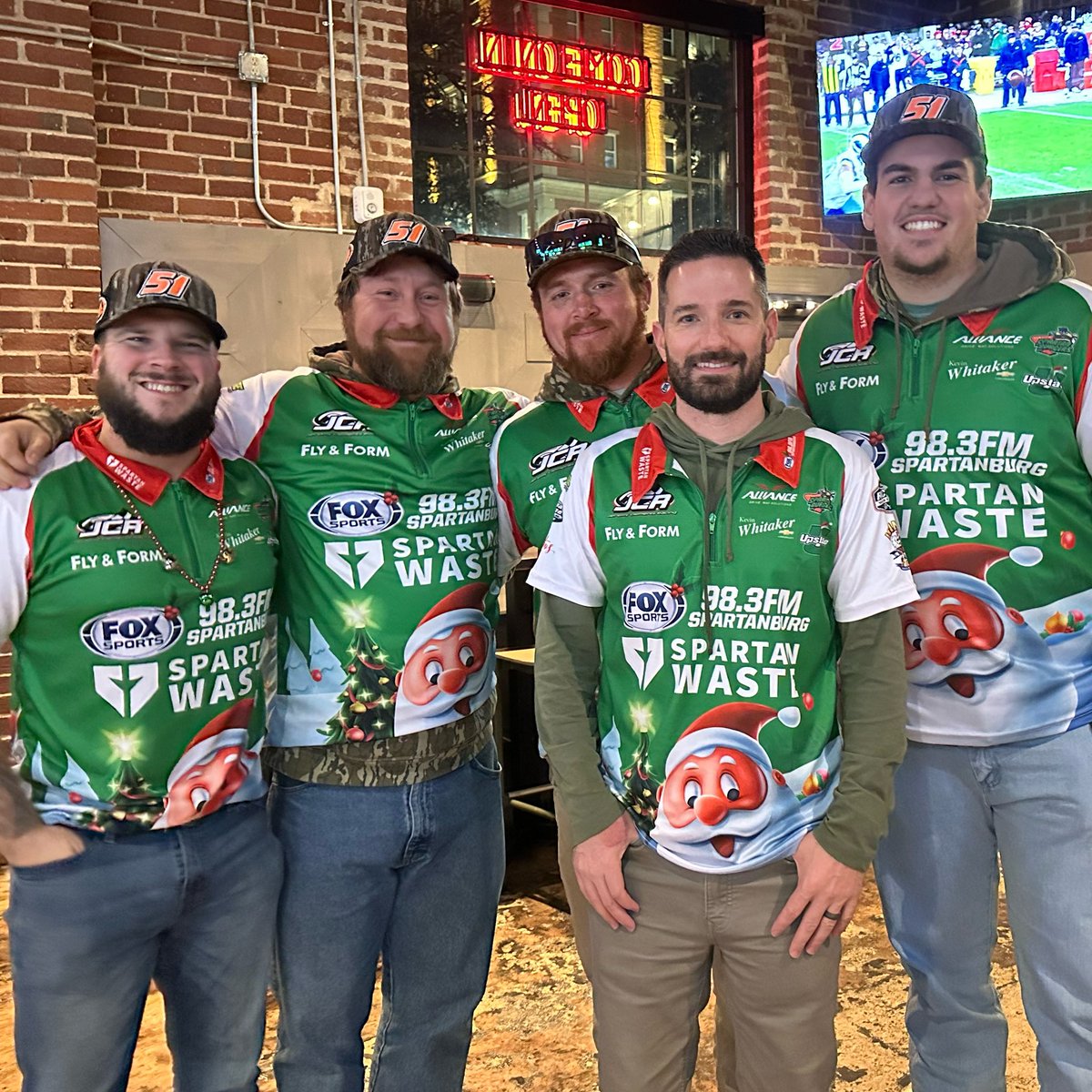 🎅 Santa has elves
@nascar drivers have pit crews 
Most of our <a href="/JClements51/">Jeremy Clements</a> pit crew were in #spartanburg for the Christmas parade🎄

Missing from the 📷
<a href="/46Tigger/">Jonathan “Tig” Willard</a> (#nascar’s  #1 jackman)
Brian (our rear tire changer)

#Christmas2024 • <a href="/XfinityRacing/">Xfinity Racing</a>