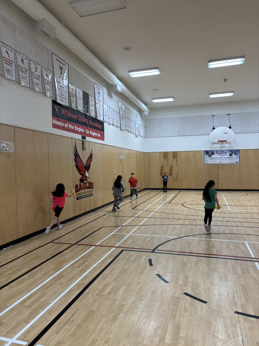 MrPhillips709's tweet photo. Day 10 of Active Countdown to Christmas! @WillGillettAcad 

Holiday Town!
@schoolsportsnl #PNActiveCountdownToChristmas https://t.co/zTTMOZziCO