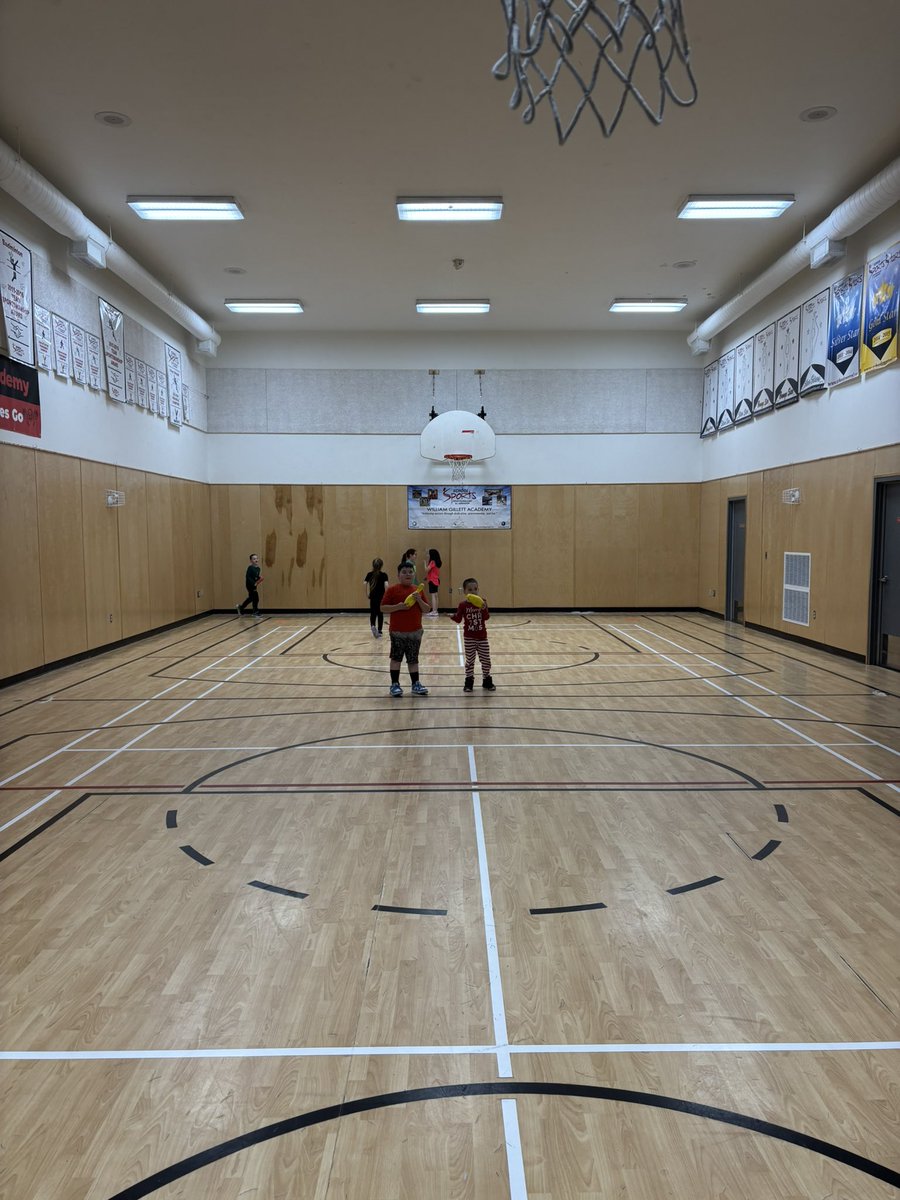 MrPhillips709's tweet photo. Day 10 of Active Countdown to Christmas! @WillGillettAcad 

Holiday Town!
@schoolsportsnl #PNActiveCountdownToChristmas https://t.co/zTTMOZziCO