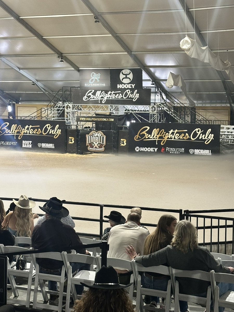 spadehotwife's tweet photo. Hooey Bull Fighting Championship #bullfightersonly #BFO https://t.co/Bk21e5ajrQ