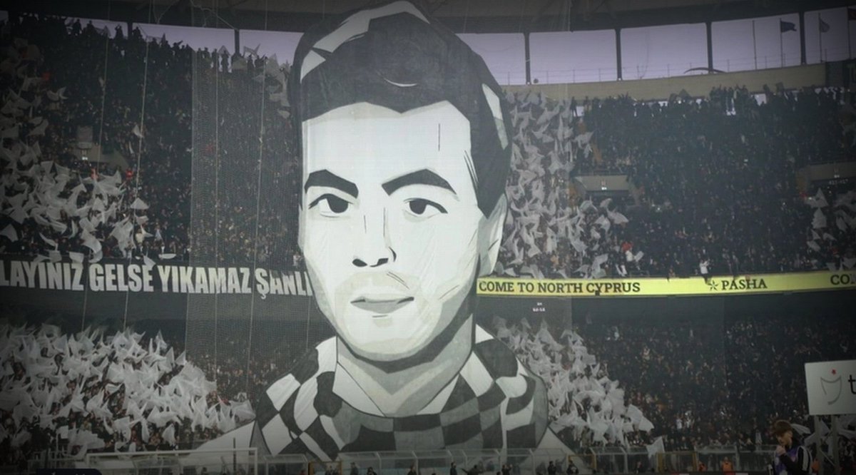 #MühendisOktay
Galatasaray'a olan kinim ebedi olarak kalacaktır.Binbir ithamla beraber Oktay ağabeyimizin ölümüyle katil vasfını da tarihlerine kara bir leke olarak kaydetmişlerdir.Rahat uyu Oktay ağabey emanetin emin ellerde.