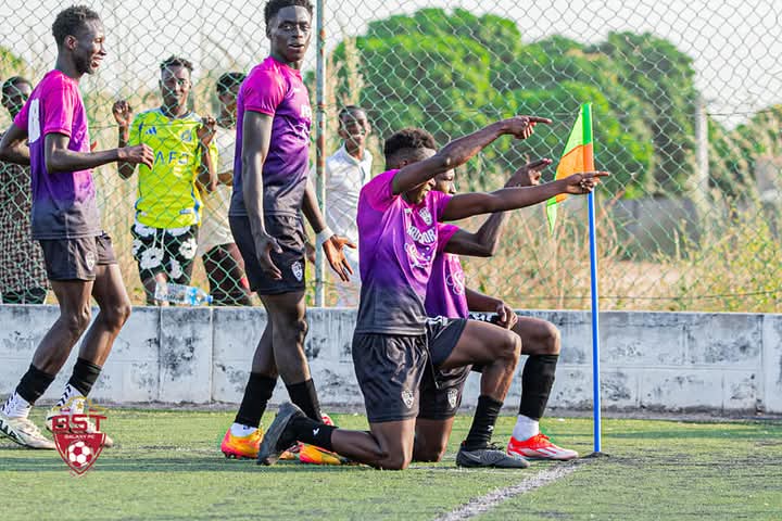 correa1217's tweet photo. 🇬🇲🚨 #KNOWDSTATS!

13-12-24: Team Rhino 1-3 BST Galaxy
29-06-24: Team Rhino 1-3 BST Galaxy
17-12-23: BST Galaxy 1-0 Team Rhino

Team Rhino have now failed to win a match against @bstgalaxyfc in the GFF league. The Rhinos once again felt short against the Galaxies. BST Way. https://t.co/3QPsMK0rRv