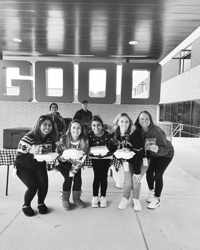 Having a GREAT day at GOOD!! Thank you for lunch today CFBISD!! #OneBigFamily #HamburgerMan #Yumm @goodgatorsib <a href="/CFBISD/">Carrollton-Farmers Branch ISD</a> <a href="/EldredgeWendy/">Wendy Eldredge</a>