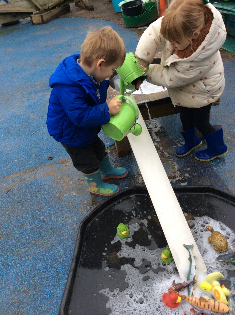 cph_school's tweet photo. We really enjoyed welcoming our families into Nursery and Reception today for our winter activity morning. We all had a fantastic morning and would like to thank all the grown-ups who were able to come. @the_laat https://t.co/Qug37mtq9H