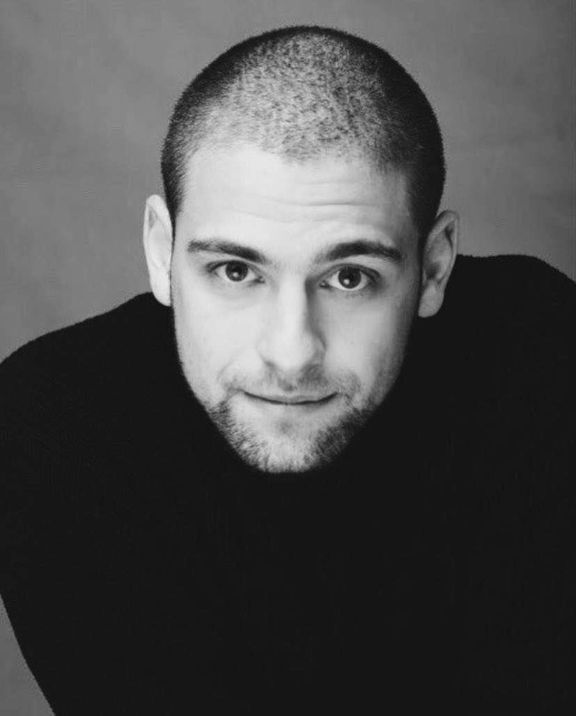 Let's have a look at one of the most targeted prisoners of the regime and its propaganda. 28-year-old Andro Chichinadze is a famous actor and charity organizer who manages entertainment for sick children at hospitals. He's now facing 4-6 years in jail for "group violence." 🧵