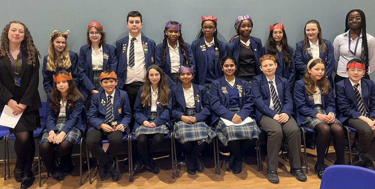 JHNChaplaincy's tweet photo. A huge well done and thank you to our @thejhnschool Faith in Action Ambassadors for a fantastic Community Christmas Celebration for our senior friends. They did an amazing job … and some didn’t make the photo as they were still helping our guests home! #solidarity #dignity https://t.co/jyKliJwdn7