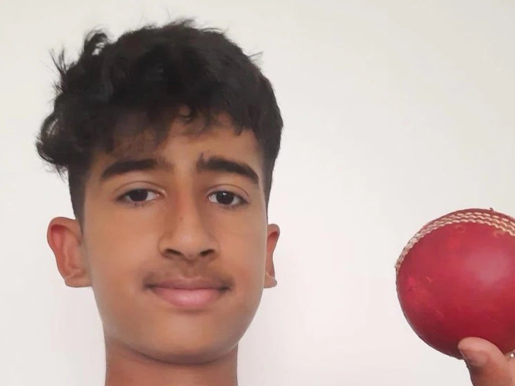 PaulAmy375's tweet image. They come through quickly. Akshay Ramkumar gained attention in 2022 when he took 8-0, with a hat-trick, for Toorak-Prahran U15s. Today the young leggie debuts in @vicpremcricket for Casey South Melbourne. 🏏👏