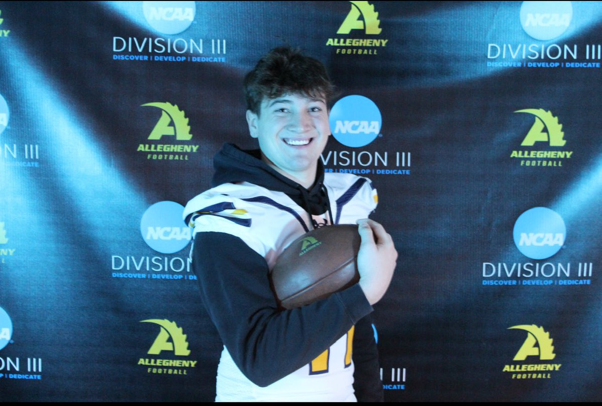 jack_flickinger's tweet photo. I want to thank ⁦@CoachHanhold⁩ ⁦@Coach_Layer⁩ ⁦@Clay_Denstorff⁩ for the chance to play at the next level and the official visit! https://t.co/lUQYiIHrPp