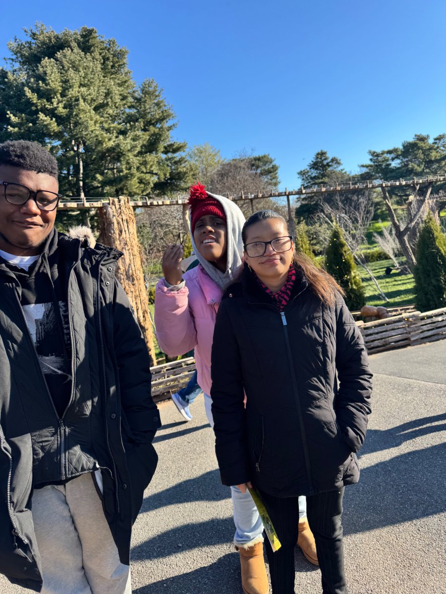 KcliffOhssped's tweet photo. Project Thrive takes on Botanical Gardens!  Such a wonderful day! @PatriciaGuerin6 @KimberlyMauri10 @MsFerraro_Oss @OssiningSchools https://t.co/tSWBcQCyz4