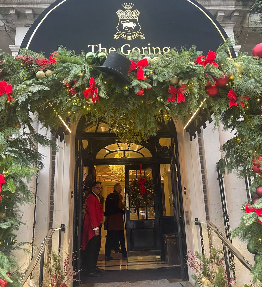 CloudPerfectUK's tweet photo. The 2024 CloudPerfect Christmas Do!
Part One
Cocktails @TheGoring
followed by Battersea @chimneylift109
@Zoho 
#Zoho
#Christmasparty https://t.co/WjDsfcI0PU