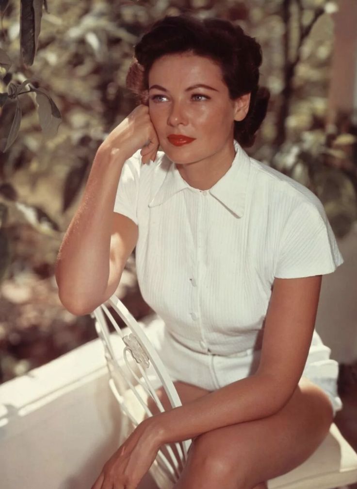 SherMarluv's tweet photo. Gene Tierney https://t.co/Sg2lSdyg5Q