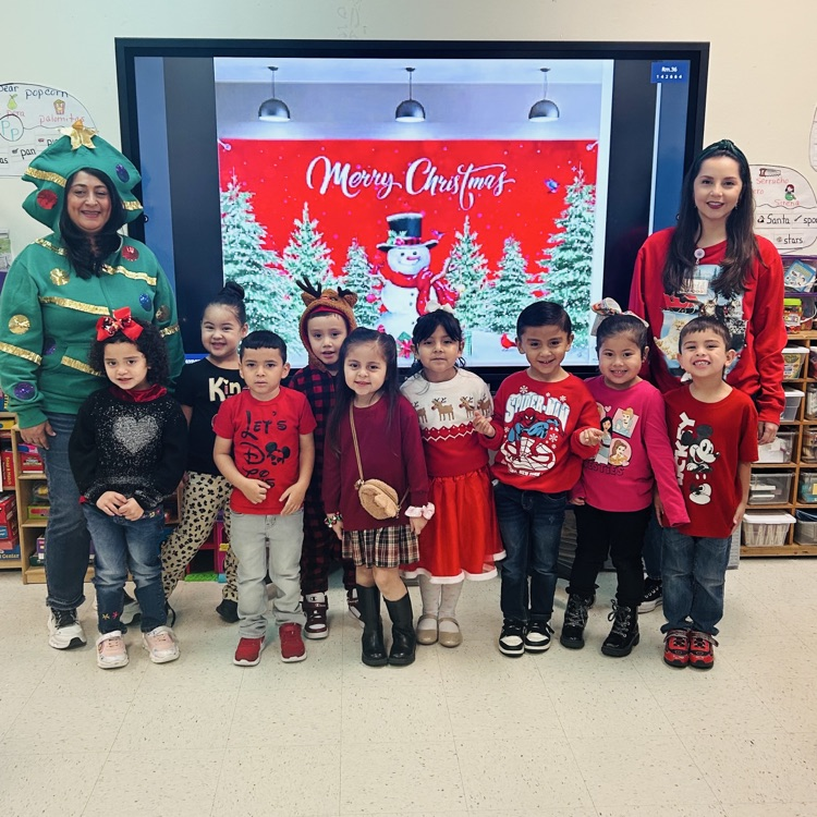RooseveltBronc1's tweet photo. On the ✨7th Day of Magic✨ our Broncos showed their Christmas spirit with festive holiday sweaters! 🐴❤️🎄✨ #12DaysOfMagic https://t.co/lndhazJM8M