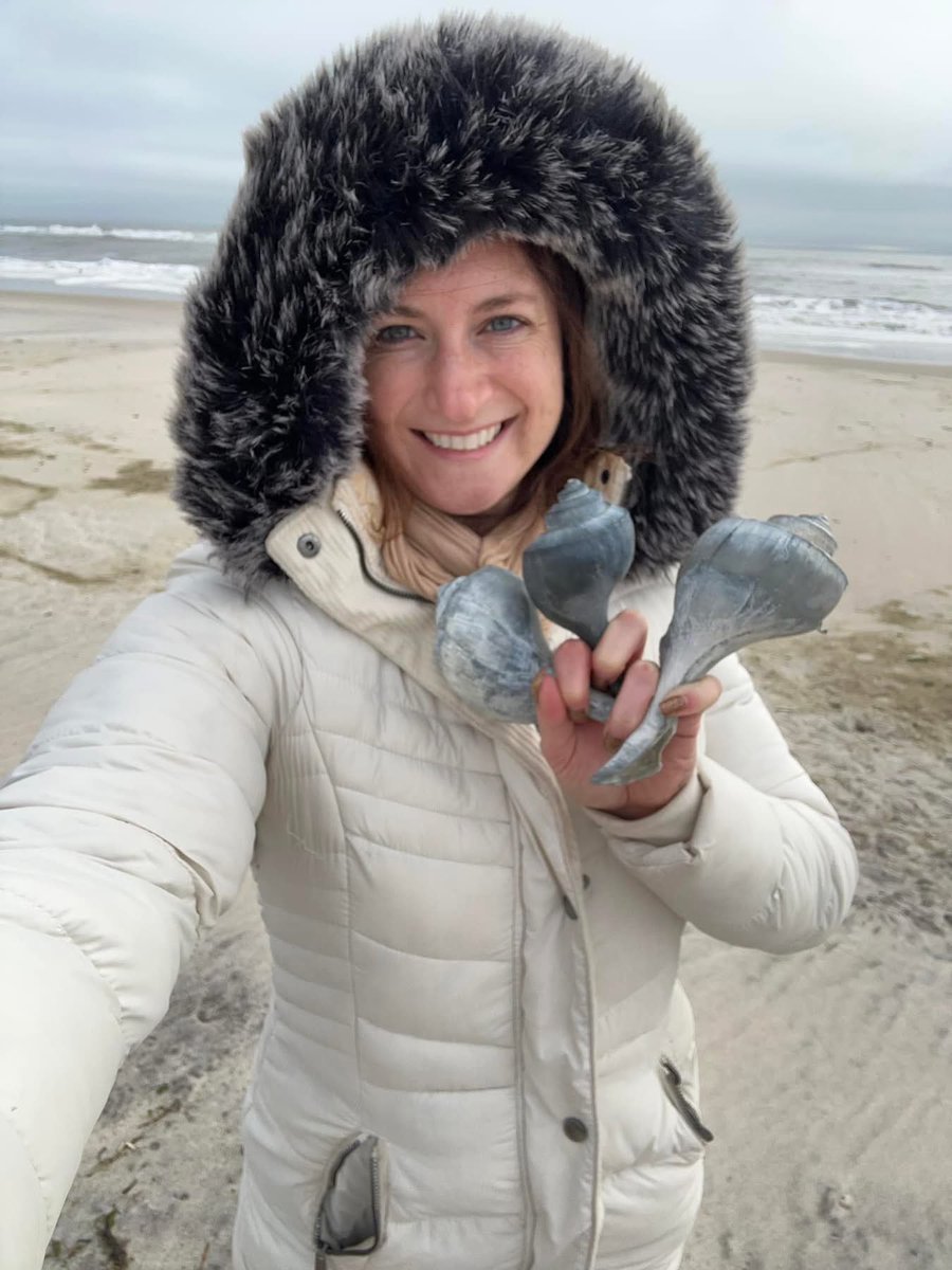 GarofaloWX's tweet photo. 💎December 13💎 Grateful for beach walks, seaglass prayers, and peaceful miles on magical coastlines. #25daysofgratitude https://t.co/t68HDCcT6i