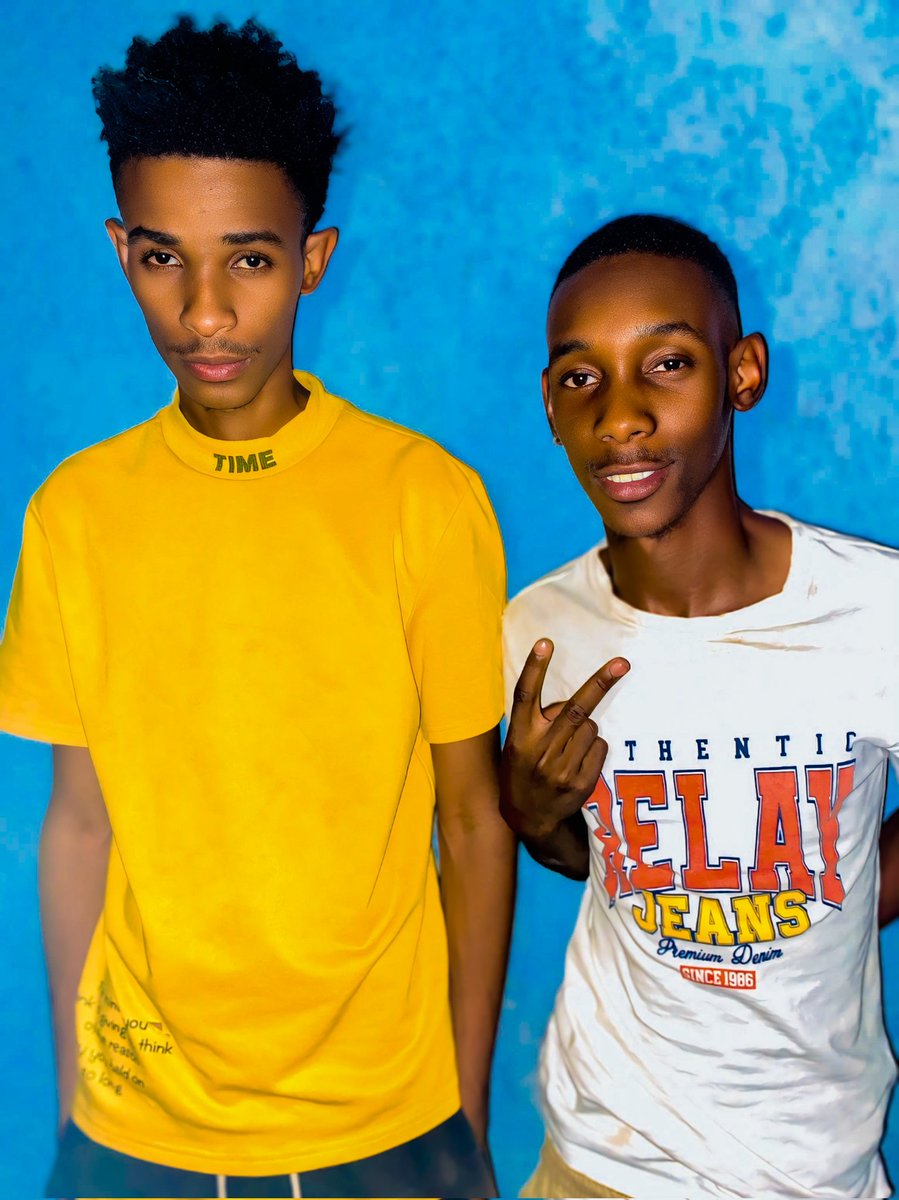 YXKYHN's tweet photo. Me &amp; my Homie 💛🤍 https://t.co/6IGzUR0sTa
