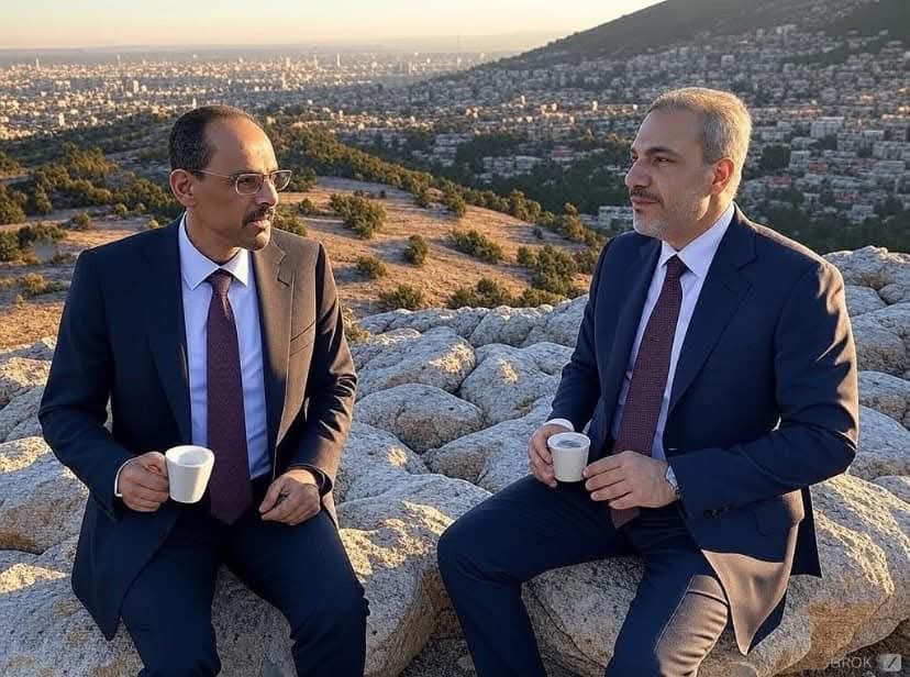 sarahArdogn's tweet photo. الصورة الأكثر تداولا.. 🇹🇷
وزير خارجية #تركيا ورئيس المخابرات من  على جبل قاسيون في #دمشق #سوريا؟

اعتقد وصلت الرسالة.. #سوريا_الان https://t.co/sgt17MfuUM