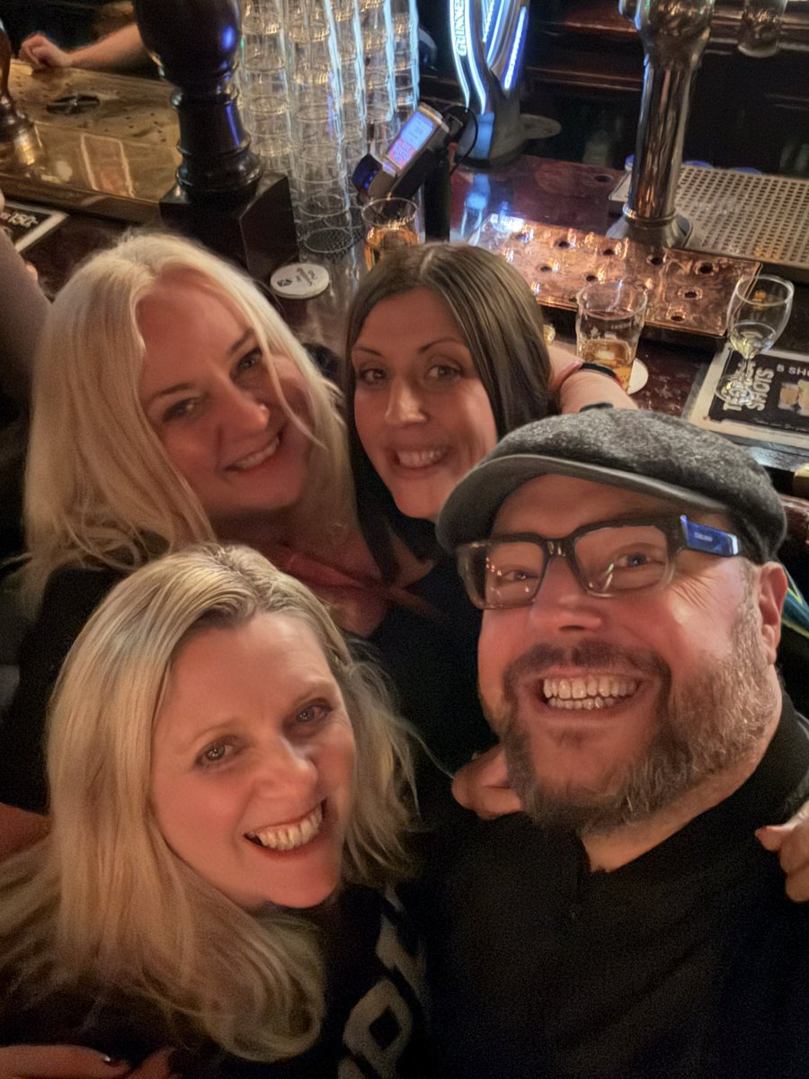 fizzgail's tweet photo. @DonaldsonESPN Great to meet you @DonaldsonESPN  ! 
🥳🇩🇰❤️🍻 https://t.co/SGzo8wg7pc