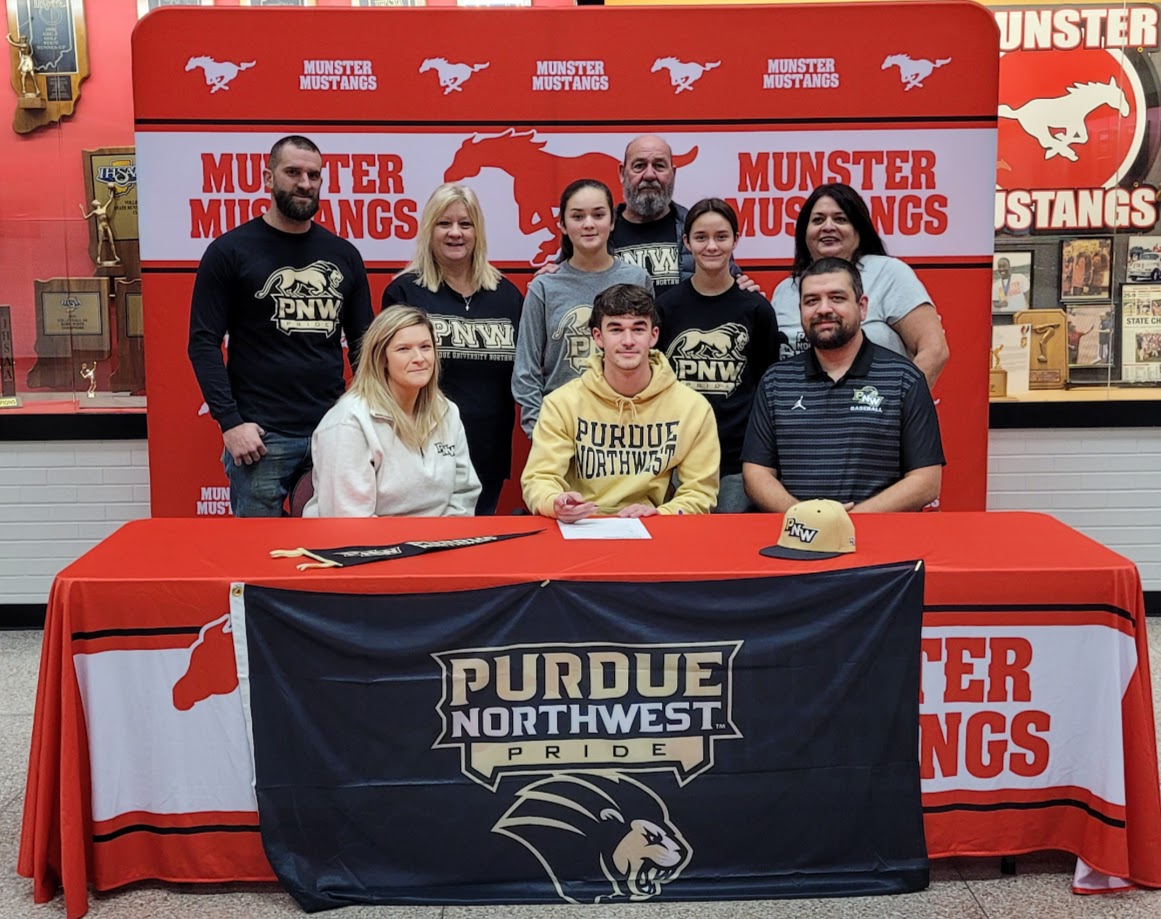 Munster_Sports's tweet photo. Big news! 🎉 Munster senior Zach Wright has signed with Purdue University Northwest to play baseball ⚾ and study pre-physical therapy. Congrats, Zach! Your Mustang family is so proud! 💪🔥 #GoMustangs #NextLevel https://t.co/zJnoURuzia