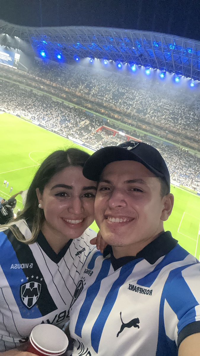 FernylsLopez's tweet photo. @CodereMX #CodereEsRayado "¡Voy a la final de Rayados porque mi corazón late al ritmo de la pandilla! 💙⚽💙"  @AngieSefa https://t.co/W53sBQpvgC
