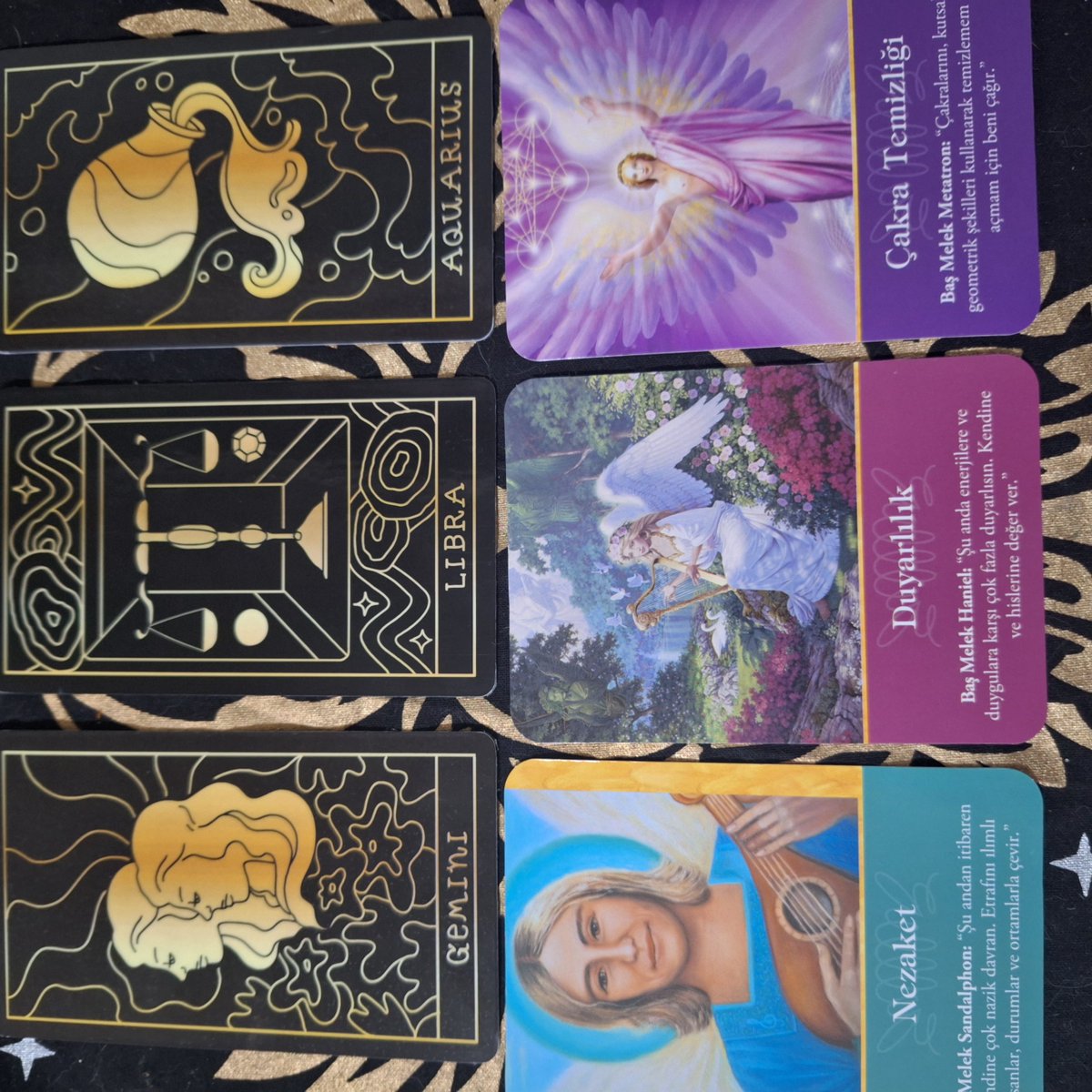 PHOEN1XDRAGON's tweet photo. ☯️ 14 ARALIK GÜNLÜK Melek  Tarot Mesajları Tek Kart Gündemi

¡Etkileşim Verenlere niyetlendim!

𖤓 Güneş | ⅍ Yükselen  | ☽ Ay 

➣Günün Mesajları Burçların altında yazmaktadır.
(Sistem yeniden yerine oturana kadar foto paylaşımlı olacak)

🜂ATEŞ ELEMENTİ
♈︎ Koç
꒰ঌ(Gücünü Tekrar Eline Al!)໒꒱
𓆩Baş Melek Raziel𓆪
"Yaşamına bolluk ve bereket akıtmak için, Tanrı'nın sana bahşettiği gücü ve sezgileri kullan."
⊹₊⟡⋆

♌︎ Aslan
꒰ঌ(Huzur)໒꒱
𓆩Baş Melek Chamuel𓆪
"Sevginin tek gerçek olduğunu hatırladığında, iç huzuru ancak o zaman gelir."
⊹₊⟡⋆

♐︎ Yay
꒰ঌ(Kanatlarını Aç!)໒꒱
𓆩Baş Melek Ariel𓆪
"Şu anda sakın geride durma. Zamanlama mükemmel ve sen uçarak yükselmek için hazırsın!"
⊹₊⟡⋆

🜃TOPRAK ELEMENTİ 
♉︎ Boğa 
꒰ঌ(Tanrı'dan Armağanlar)໒꒱
𓆩Baş Melek Sandalphon𓆪
"Biz Melekler, sana Yaratıcından hediyeler getiriyoruz. Onları almak için kollarını aç."
⊹₊⟡⋆

♍︎ Başak
꒰ঌ(Cesaret)໒꒱
𓆩Baş Melek Ariel𓆪
"Cesur ol ve inançlarını koru."
⊹₊⟡⋆

♑︎ Oğlak 
꒰ঌ(Nefes)໒꒱
𓆩Baş Melek Raphael𓆪
"Eski kalıplarını serbest bırakmak ve enerjini harekete geçirmek için, birkaç kere derin nefes al ve yavaşça ver."
⊹₊⟡⋆

🜁HAVA ELEMENTİ 
♊︎ İkizler 
꒰ঌ(Nezaket)໒꒱
𓆩Baş Melek Sandalphon𓆪
"Şu andan itibaren kendine çok nazik davran. Etrafını ılımlı insanlar, durumlar ve ortamlarla çevir."
⊹₊⟡⋆

♎︎ Terazi
꒰ঌ(Duyarlılık)໒꒱
𓆩Baş Melek Haniel𓆪
"Şu anda enerjilere ve duygulara karşı çok fazla duyarlısın. Kendine ve hislerine değer ver."
⊹₊⟡⋆

♒︎ Kova
꒰ঌ(Çakra Temizliği)໒꒱
𓆩Baş Melek Metatron𓆪
"Çakralarını, kutsal geometrik şekilleri kullanarak temizlemem ve açmam için beni çağır."
⊹₊⟡⋆

🜄SU ELEMENTİ 
♋︎ Yengeç
꒰ঌ(Sabır)໒꒱
𓆩Baş Melek Jophiel𓆪
"Hayallerin, fark ettiğinden daha çabuk gerçekleşiyor. Ancak yine de, onların beslenmeye ve sabıra ihtiyaçları var."
⊹₊⟡⋆

♏︎ Akrep
꒰ঌ(Cennetten Merhaba)໒꒱
𓆩Baş Melek Azrael𓆪
"Cennetteki sevdiklerin çok iyiler. Endişeleri terk et ve onların seni sevgi ile kutsamalarını hisset."
⊹₊⟡⋆

♓︎ Balık
꒰ঌ(Her Şey Yolunda)໒꒱
𓆩Baş Melek Jeremiel𓆪
"Her şey, tam olması gerektiği gibi gerçekleşiyor; Tanrı'nın üzerindeki nimetini çok yakında anlayacaksın."
⊹₊⟡⋆

『 Dileyen arkadaşlar benden özel danışmanlık hizmeti alabilirler. Yapmaları gereken tek şey benimle iletişime geçmeleri olacak』

#tarot #oracle #kehanet #rune #astroloji  #burçlar #zodyak #signs #motivasyon  #günlükmotivasyon  #koç #boğa #ikizler #yengeç #aslan #başak #terazi #akrep #yay #oğlak #kova #balık #PhoenixDragon #PhoenixDragonTarot 
#TarotZilla #keşfet #kesfet