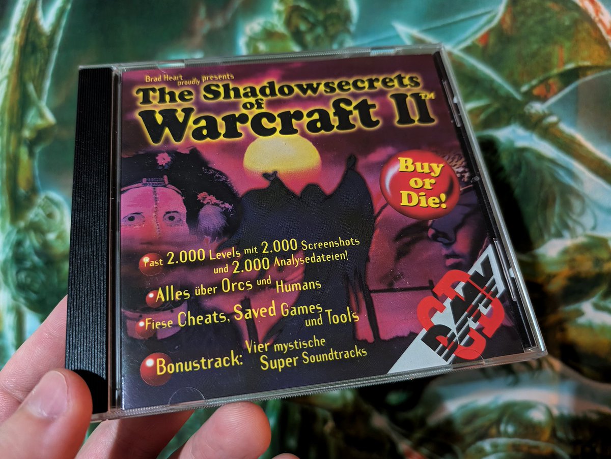 Torzelan's tweet image. Got a few more jewelcases on the way. This relatively rare and seemingly undumped one arrived today! Took months to catch a whiff of a copy, then had to track it down to a bookstore in Germany.
Pretty weird cover art on this one...
torzelan.com/wc2
#warcraft #warcraft2