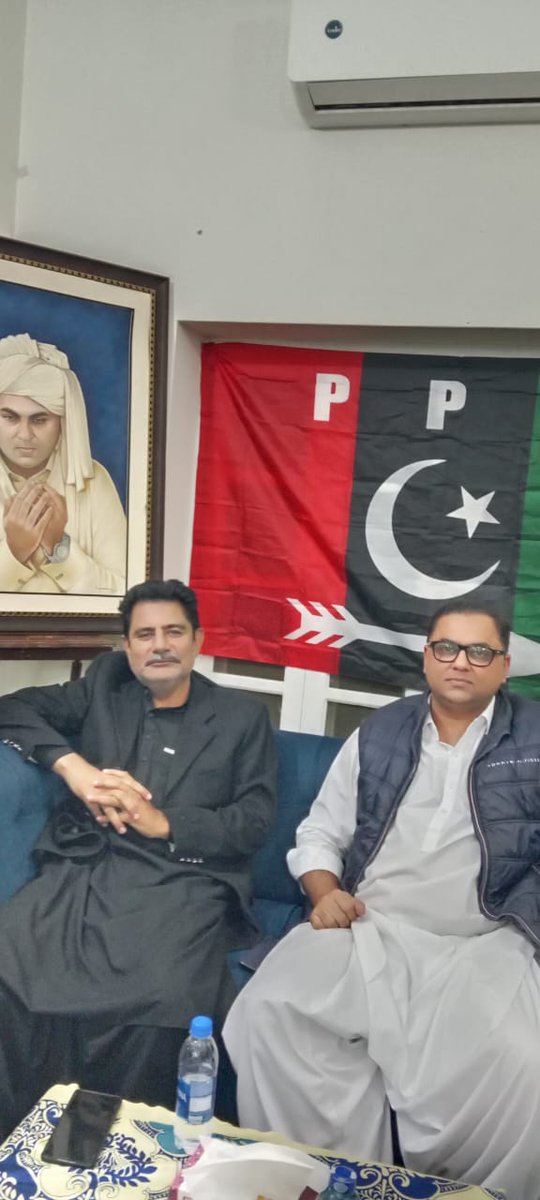 dayo_munwar's tweet photo. ستاویں ڈسمبر پے شھید محترمہ بینظیر بھٹو کی برسی کے حوالے سے پاکستان پیپلز پارٹی ظلعہ مٹیاری کا اجلاس ظلعہ جنرل سیکریٹری فظیل حبیب شاھ کے رھاشگاھ پر ظلعہ صدر پیرا میرعلی شاھ ھاشمی کے صدارت پے ھئا جس میں سندھ حکومت ترجمان مخدوم فخرزماں کے کوآرڈینیٹر غلام اکبر بھٹو سمیت دیگر شریک https://t.co/7M2GJ7ovbx