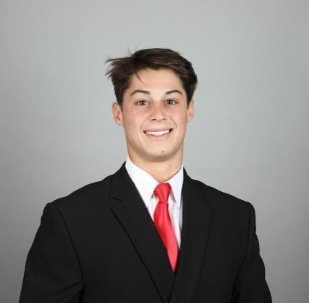 We are deeply saddened to share that former UGA walk-on running back Gleaton Jones has passed away in an ICU after a fatal car crash.

Gleaton was an all-state football player at Deerfield- Windsor School and 2021 CFB National Champion.

Prayers and condolences to his family. ❤️