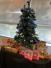 ramonaloa's tweet photo. A Contest For A Good Cause: Toys For Tots https://t.co/YmfgSCTdGn