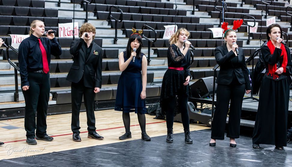 GBCSBobcats's tweet photo. Thursday night, 6 GB elementary choirs performed together as the Grand Blanc Youth Choir! Almost 280 3rd-5th grade joined GBHS Choir &amp; Orchestra! Thank you to our amazing music department for hosting &amp; congratulations to all our performers! #WeAreGB https://t.co/cWmqnmWIOp
