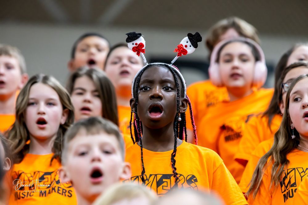 GBCSBobcats's tweet photo. Thursday night, 6 GB elementary choirs performed together as the Grand Blanc Youth Choir! Almost 280 3rd-5th grade joined GBHS Choir &amp; Orchestra! Thank you to our amazing music department for hosting &amp; congratulations to all our performers! #WeAreGB https://t.co/cWmqnmWIOp