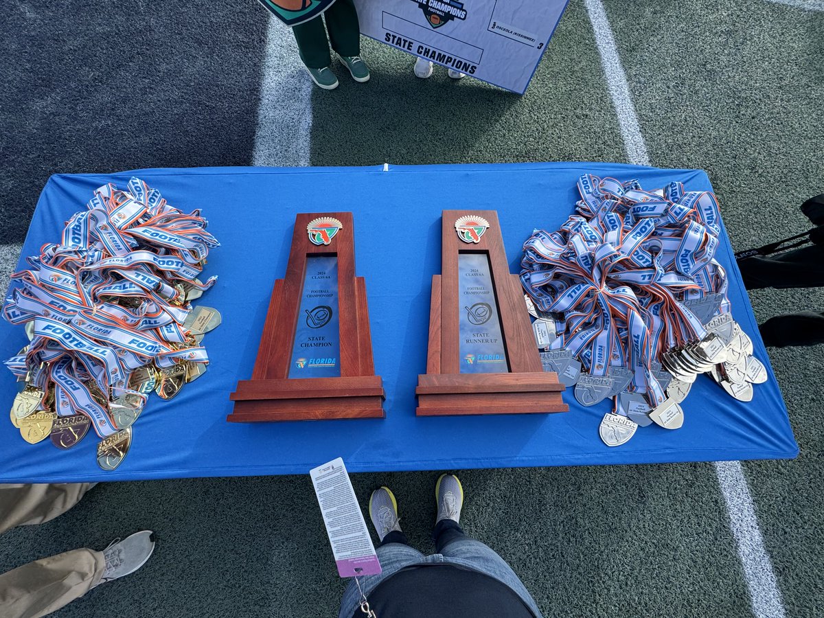 🐂🎉 GO BULLS! 🏈🏆 Congratulations to the West Boca Raton High School football team on becoming the 2024 Class 6A State Champions! Claiming their first-ever state title with a 26-7 win over Osceola High School and closing their perfect 15-0 season, the District is proud of the