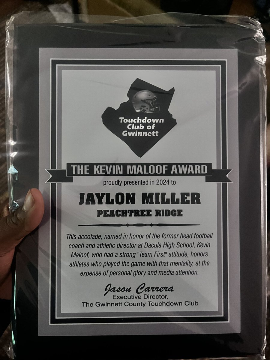 Blessed and thankful for receiving the Kevin maloof award showing putting the team first,thank you to <a href="/PTRFootball/">Peachtree Ridge Football</a> @FBCoachPR 🙏🏾🙏🏾