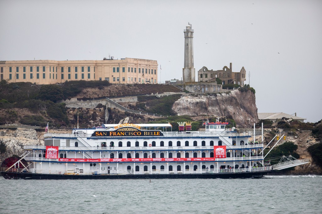 Escape Alcatraz Tri tweet media