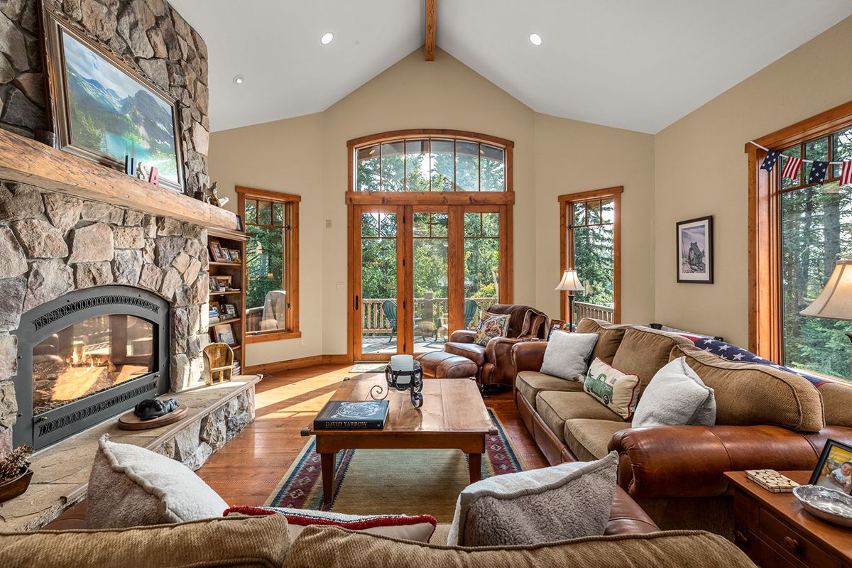PureWestRE's tweet photo. WhitefishMountaingetaway Nestled in the heart of the #skivillage, this unit features convenient ski-in/ski-out access

3813 Tamarack Avenue B, #WhitefishMT

4 Beds / 4 Baths / 2,946 Sq Ft
MLS# 30035989 / $2,575,000

Contact Matt Buckmaster 406.261.8350

https://t.co/z08ItZK4nb https://t.co/q695oW6Ooo