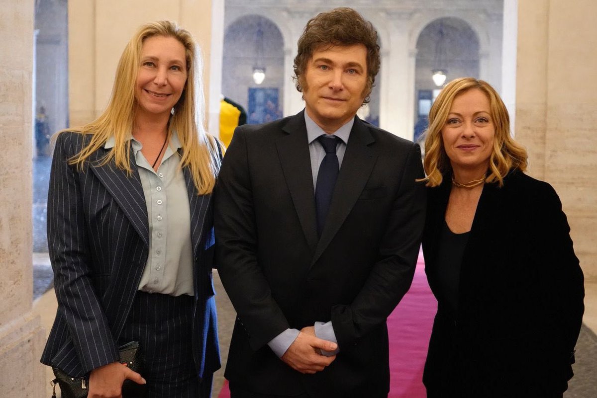 MartinDandach's tweet photo. Ahora Karina Milei, a quien nadie la votó, hizo otro viaje a Italia con su hermano en un avión privado. USD 400.000 nos salió a todos los argentinos las vacaciones de los hermanos corruptos. Ya hicieron casi 25 viajes entre Estados Unidos, Suiza, Francia, Alemania, República Checa e Israel. Mientras que para los argentinos no hay plata, ellos viven de privilegios a costa de todos nosotros. Lo de Kueider a comparación es una miseria. La casta pura.