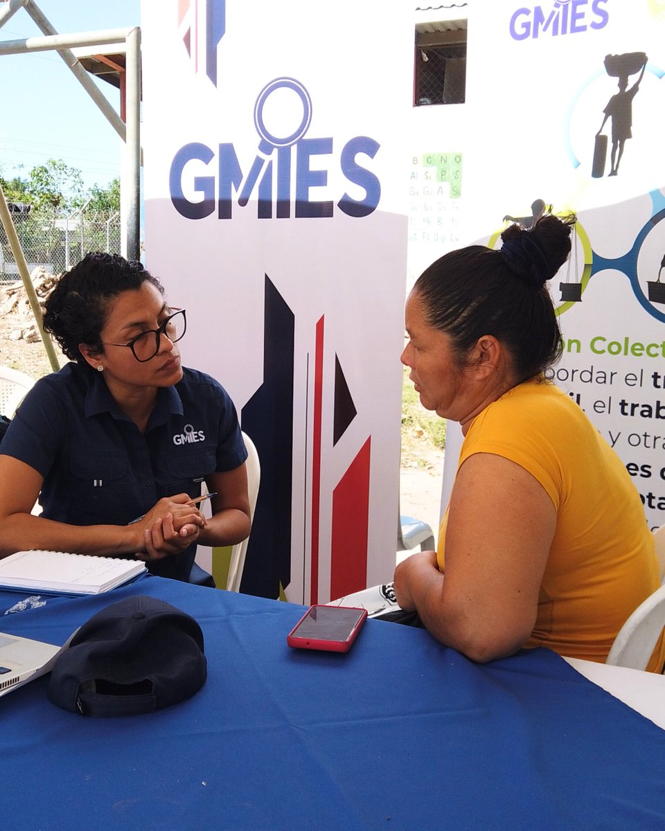 comunica_gmies's tweet photo. El GMIES participó del desarrollo del Festival de información y servicios sobre migración en San Francisco Menéndez, Ahuachapán. Evento organizado por @OIMSV y acompañado por la Red Farolitos por la Paz, de la cual GMIES forma parte.

Más info en  https://t.co/7wZIZULkHV https://t.co/oFoObizOvI