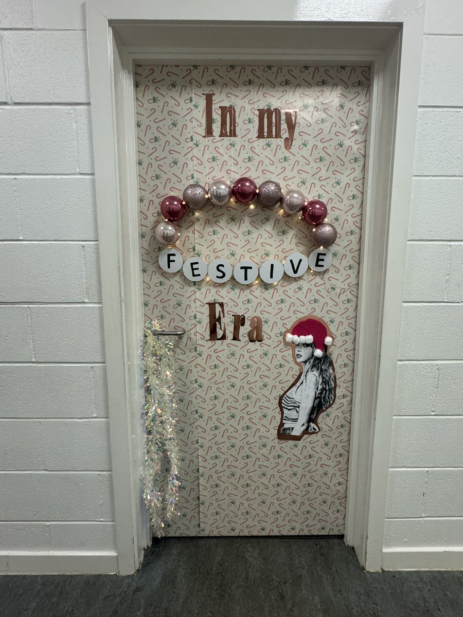 Mrs Kelly tweet media