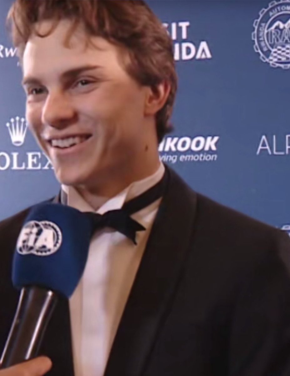 miliana 🐈‍⬛ tweet media