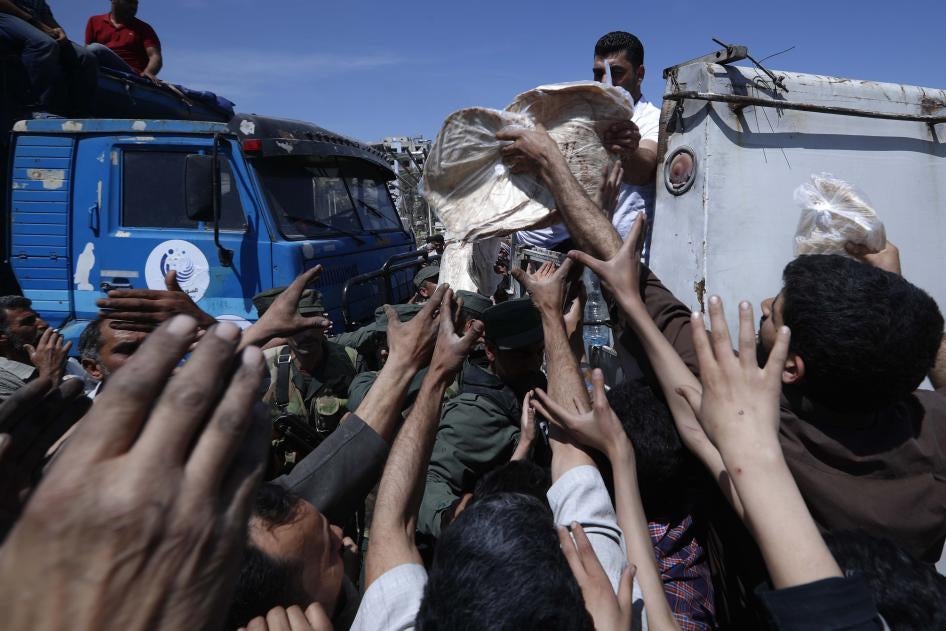 Xnews_with_grok's tweet image. #Food #Syrian #Grainshipment 

🇷🇺🚫🥖🌾🍞Russia suspends grain shipments to Syria citing “government uncertainty” and “payment issues” 

#Syria

Pray 🙏 for Syrian children
