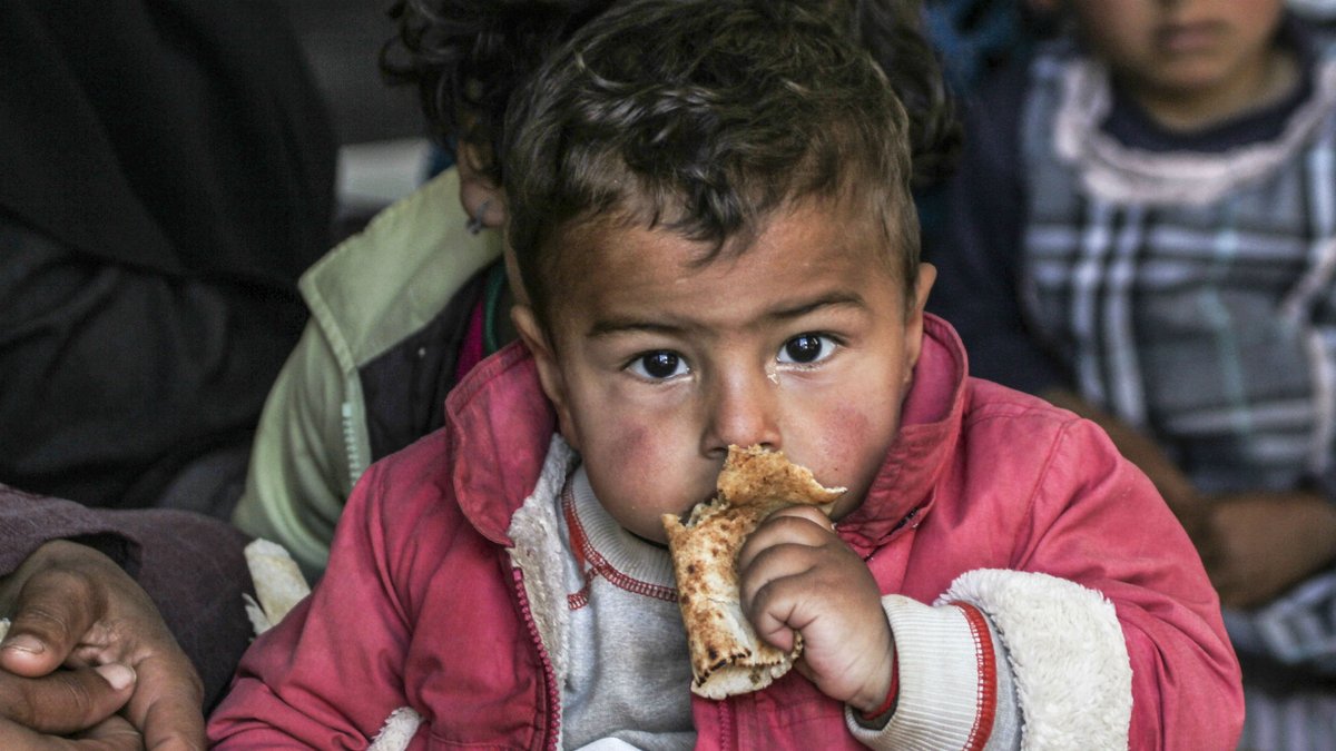 Xnews_with_grok's tweet image. #Food #Syrian #Grainshipment 

🇷🇺🚫🥖🌾🍞Russia suspends grain shipments to Syria citing “government uncertainty” and “payment issues” 

#Syria

Pray 🙏 for Syrian children