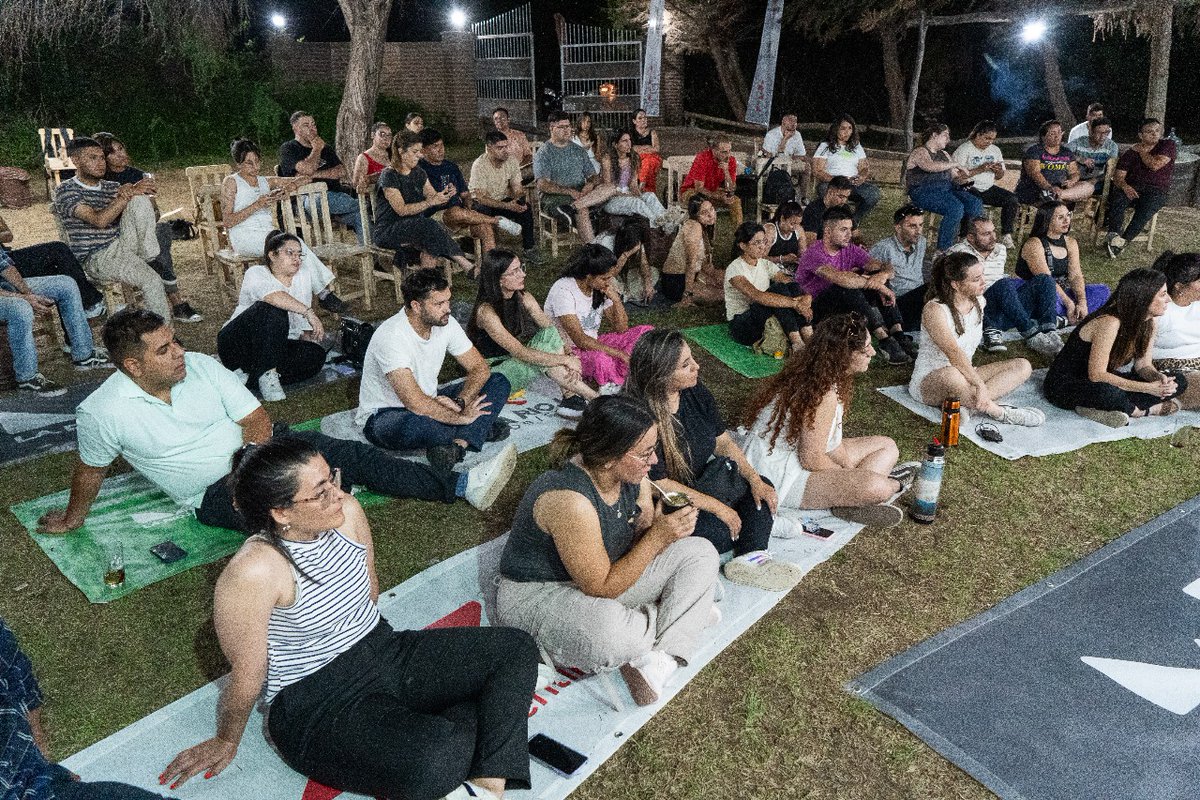 Gracias enormes a mis compañeros y compañera <a href="/GabyPedrali/">Gaby Pedrali</a>, <a href="/amolinalarioja/">Armando Molina</a> y <a href="/turcomenem/">Alfredo Menem</a> que tuvieron una hermosa charla junto a las y los protagonistas del desarrollo.

👇🏼