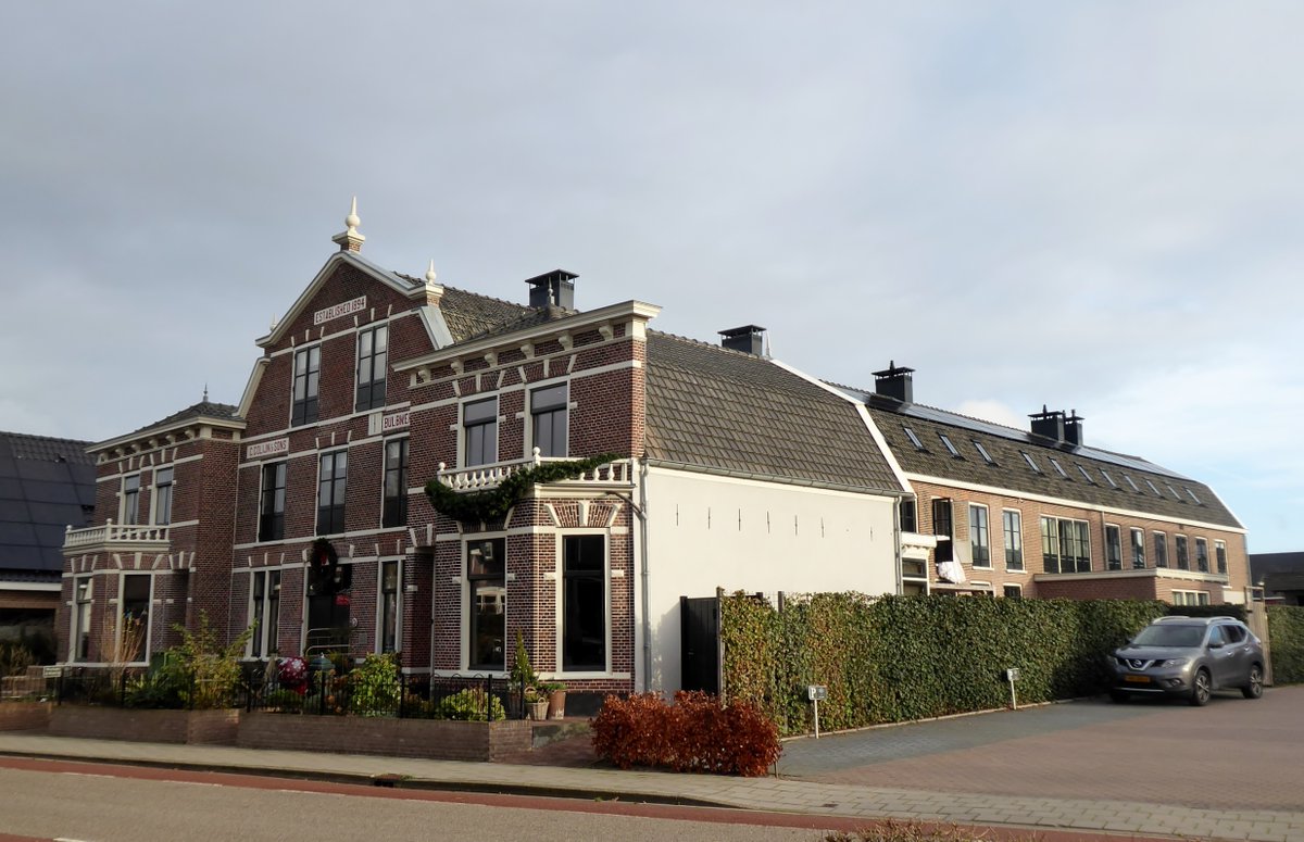 De bollenschuur van Colijn aan de Jacoba van Beierenweg 75-77 in Voorhout heeft de Zwarte Tulp Prijs 2024 van de Werkgroep  <a href="/Bollenerfgoed/">Bollenerfgoed</a> van het <a href="/CHGDB/">CHG</a> ontvangen: bollenerfgoed.nl/werkgroep/zwar… 1/2