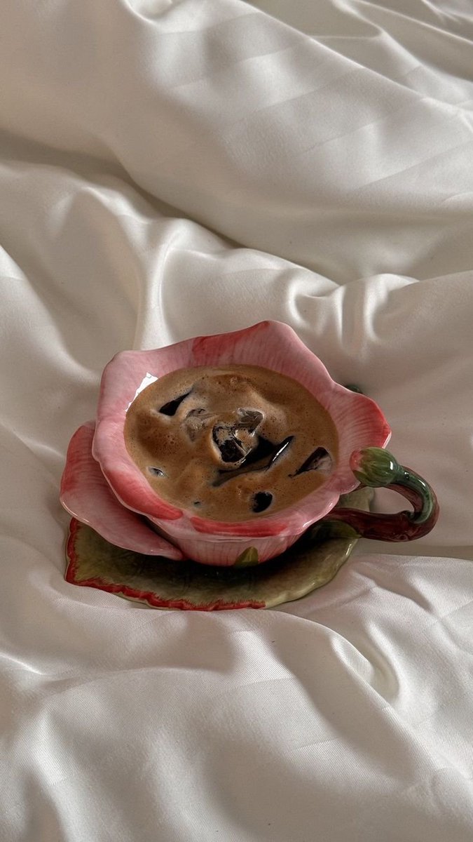 300moods's tweet photo. lotus mug https://t.co/uWkNCNALsy