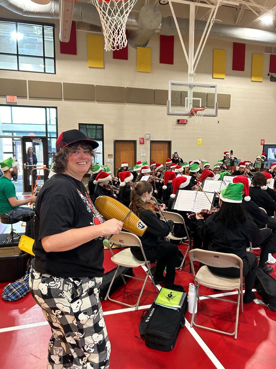 creekwoodorch's tweet photo. So much fun at HHE on today's Holiday Tour!!! Thank you, Mrs. Olson, for rocking with us!
@OlsonMusic @HumbleISD_HHE @HumbleISD_Arts @HumbleISD_CMS @KHSOrchestras https://t.co/T584mPr41V