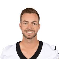 dthwraith's tweet photo. #Saints confirm #JakeHaener will start, while #DerekCarr is still on the bench, waiting for his big break - or at least a chance to warm the bench in style. https://t.co/gpsowJlb9S