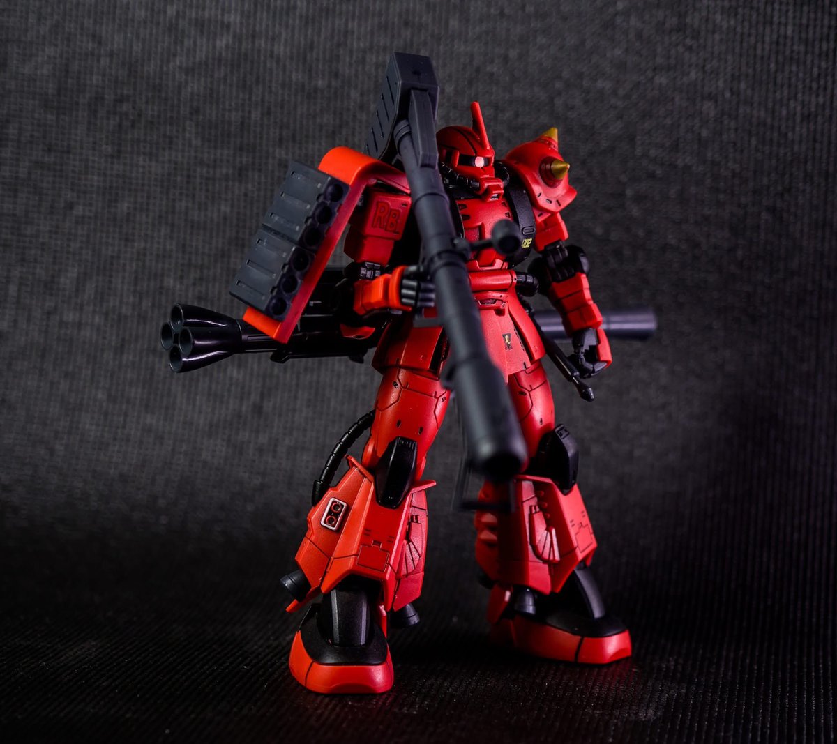 RaymonatorLeung's tweet image. Looking really nice after changing to Red Lightning’s color. レッドライトニングの高機動型ザクⅡのカラーリングに変更したらすごくいい感じになった #gundam #Zaku #redlightning #gunpla #gundamtheorigin