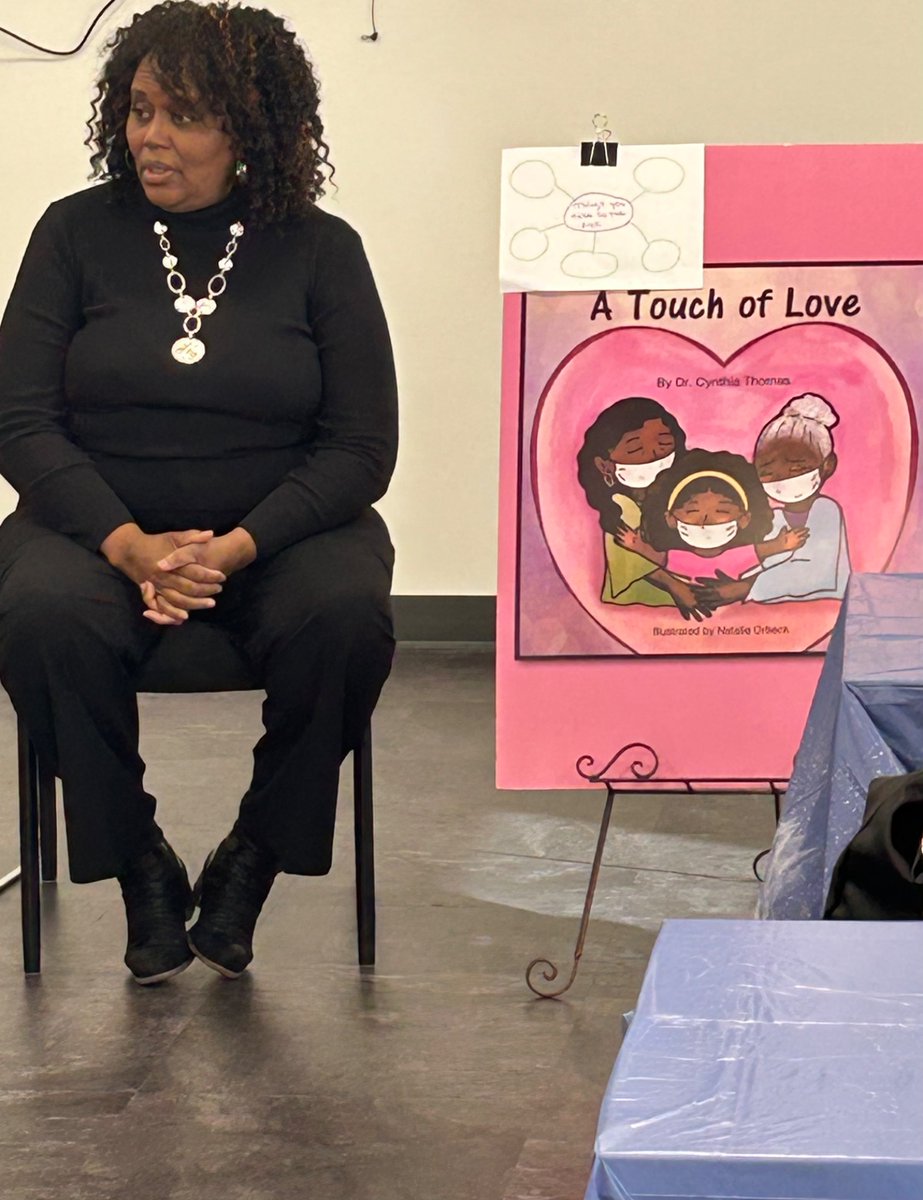 KidsChoiceInc's tweet photo. Kids’ Choice, Inc. had a wonderful time at our literacy workshop with Dr. Thomas. We loved exploring reading strategies and spreading holiday joy within the community. #KidsChoice #reading #literacy https://t.co/V3xQYHSIPl