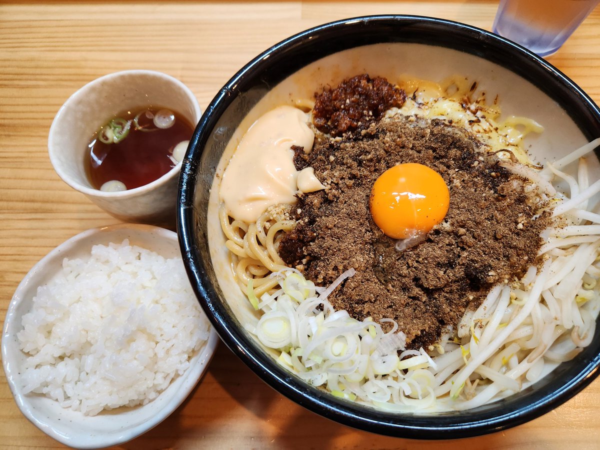 nqp07962's tweet photo. タイガーパンチ@龍ケ崎
タンタンパンチ大盛
　ご飯
　食べるラー油、マヨダレW、かつおぶし、チーズ

万博後の初訪問です
今日もタンタンパンチは最高で最強でした
腹パンすぎました
おいしい一杯をごちそうさまでした
#タイガーパンチ https://t.co/Bjj7XDln9a