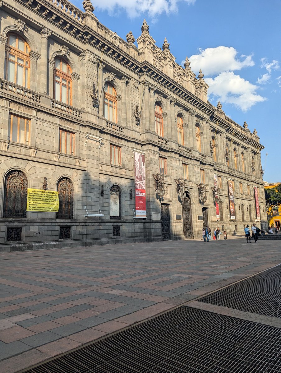 Angelrush99's tweet photo. @ChumelTorres que emoción estoy en el @MUNALmx a ver si me dejan pasar a alguna de sus fiestas!!! https://t.co/ZanNmQ3SSq